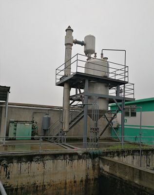 氯化鈉單效內(nèi)盤管釜式蒸發(fā)器